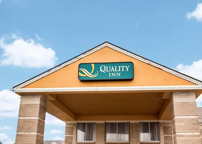 Quality - Naperville Area Pensão 3*